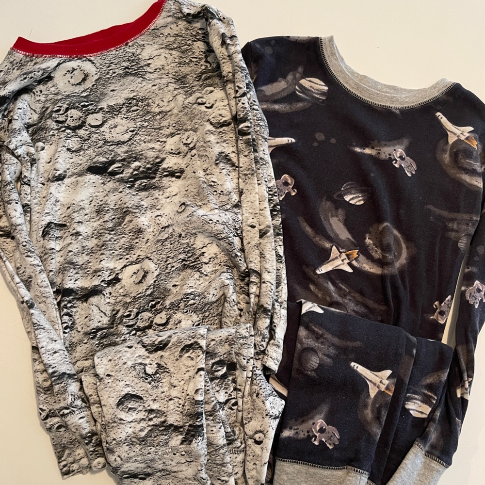 2 pairs of GAP boys long sleeved pajamas